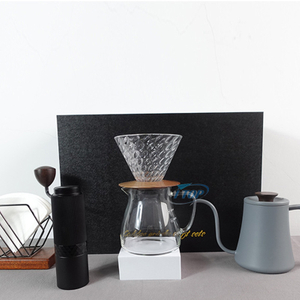 V-förmiges Kaffeeset für 60 Personen, Pour-over-Kaffeemaschine, Couchtisch und Beistelltisch-Set, Barista-Werkzeuge