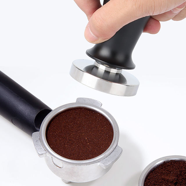 Espresso-Stampfer, Barista-Kaffee-Stampfer mit federbelastetem, 100 % flachem Edelstahl-Basis-Kaffee-Stampfer