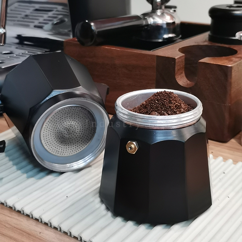 Outdoor-Camping-Moka-Kaffeeset, tragbare Kaffeeset-Box mit Mühle und Moka-Kanne, Kaffeetasse